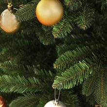 Laden Sie das Bild in den Galerie-Viewer, Künstlicher Weihnachtsbaum – 1,8 m mit realistischer Kiefern-Optik, flammhemmend