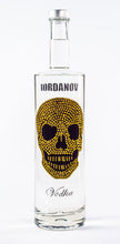 Laden Sie das Bild in den Galerie-Viewer, 0,7 Liter Iordanov Vodka Diamond Skull Edition aus ca. 1000 Kristallen (57,00€ / L.)