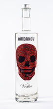 Laden Sie das Bild in den Galerie-Viewer, 0,7 Liter Iordanov Vodka Diamond Skull Edition aus ca. 1000 Kristallen (57,00€ / L.)