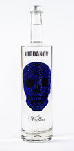 Laden Sie das Bild in den Galerie-Viewer, 0,7 Liter Iordanov Vodka Diamond Skull Edition aus ca. 1000 Kristallen (57,00€ / L.)