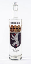 Laden Sie das Bild in den Galerie-Viewer, 0,7 Liter Iordanov Vodka Diamond Skull Edition aus ca. 1000 Kristallen (57,00€ / L.)