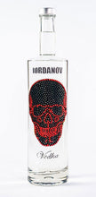 Laden Sie das Bild in den Galerie-Viewer, 0,7 Liter Iordanov Vodka Diamond Skull Edition aus ca. 1000 Kristallen (57,00€ / L.)