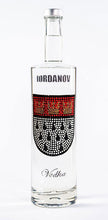 Laden Sie das Bild in den Galerie-Viewer, 0,7 Liter Iordanov Vodka Diamond Skull Edition aus ca. 1000 Kristallen (57,00€ / L.)