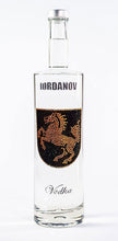 Laden Sie das Bild in den Galerie-Viewer, 0,7 Liter Iordanov Vodka Diamond Skull Edition aus ca. 1000 Kristallen (57,00€ / L.)