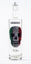 Laden Sie das Bild in den Galerie-Viewer, 1 Liter Iordanov Vodka Diamond Skull Edition aus ca. 1000 Kristallen